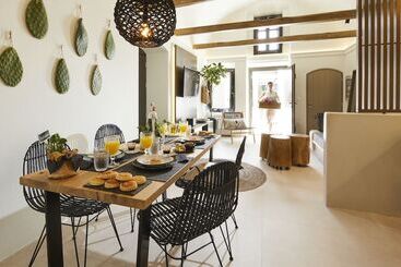 Floria Suites