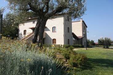 هتل Agriturismo Canalicchio