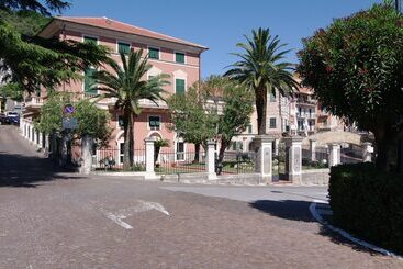 هتل Albergo Madri Pie