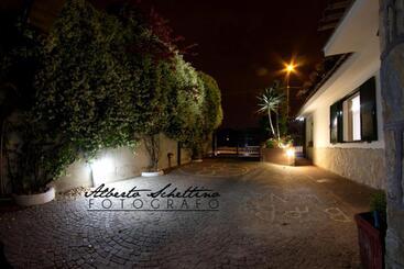 هتل B&b Elena