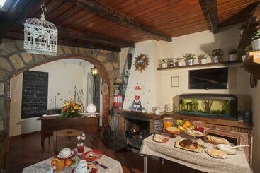 هتل B&b Elena