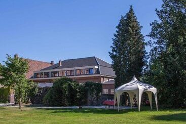 هتل B&b Kasteel Nijswiller