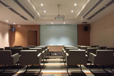 هتل Hampton By Hilton Guangzhou Zhujiang New Town