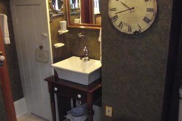هتل Historic Davy House Bed & Breakfast