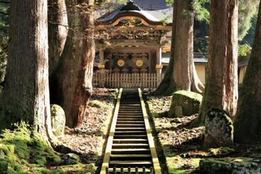هتل Yamanaka Onsen Kagari Kisshotei