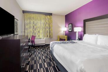 هتل La Quinta By Wyndham Mcallen Convention Center