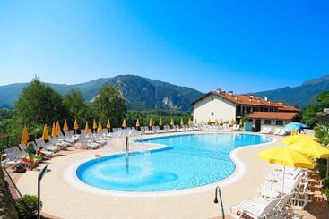 هتل Residence Isolino