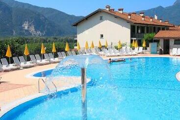 هتل Residence Isolino