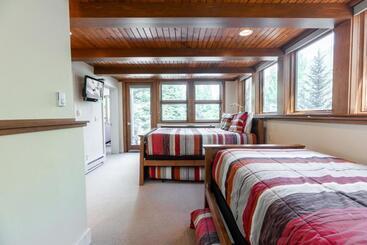 Northwood S Ski In Ski Out By Vail Realty