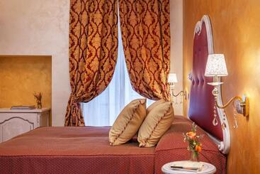 پانسیون Relais Empire