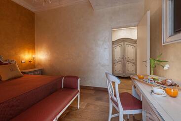 پانسیون Relais Empire