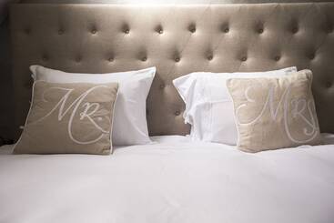 Zenzez Hotel & Lounge