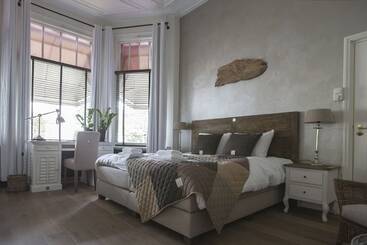 Zenzez Hotel & Lounge