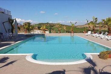 هتل Agriturismo Sirignano Wine Resort