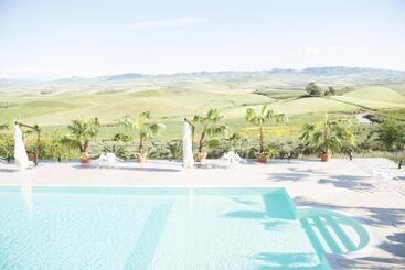هتل Agriturismo Sirignano Wine Resort