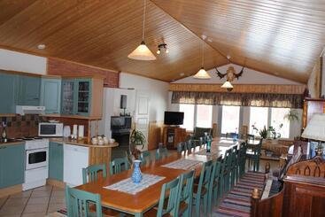 هتل B&b Lomamokkila