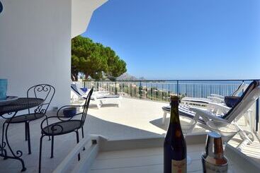 هتل Blue Island Villa Caterina