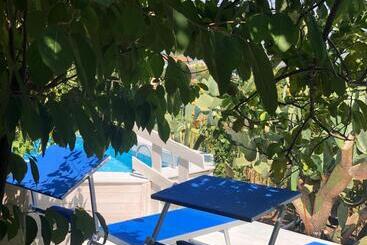 هتل Blue Island Villa Caterina