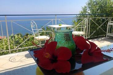 هتل Blue Island Villa Caterina