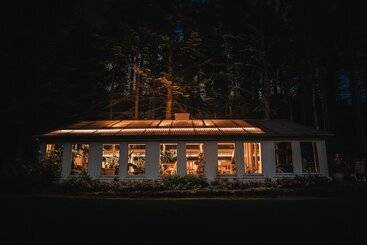 هتل By The Bridge Bed & Breakfast