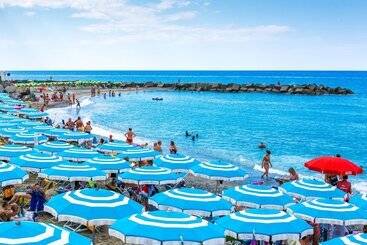 هتل Club Residence La Castellana