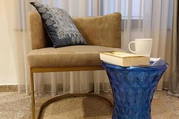 هتل Monza City Rooms & Studios