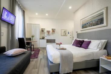 هتل Monza City Rooms & Studios