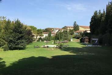 هتل Resort La Mola