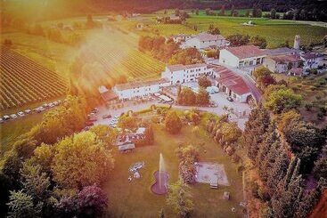 هتل Resort La Mola