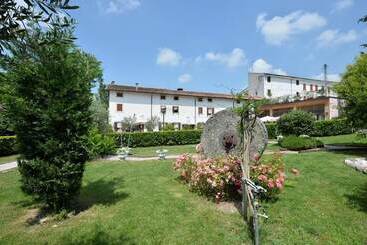 هتل Resort La Mola
