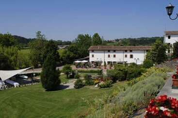 هتل Resort La Mola