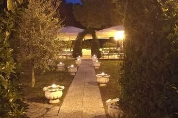 هتل Resort La Mola