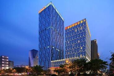 هتل Wanda Realm Liuzhou