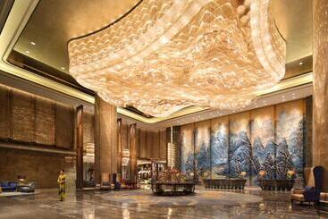 هتل Wanda Realm Liuzhou