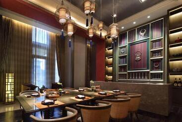 هتل Wanda Realm Liuzhou