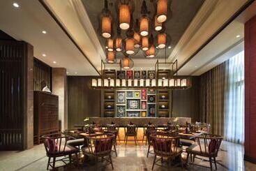 هتل Wanda Realm Liuzhou