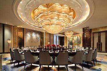 هتل Wanda Realm Liuzhou