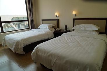 هتل Tangpo Hot Spring Resorts