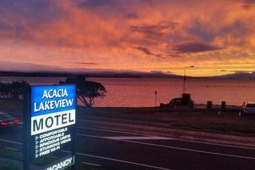 Acacia Lake View Motel