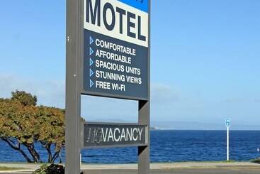 Acacia Lake View Motel
