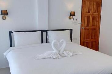 Chaweng Best Hotel And Hostel Samui
