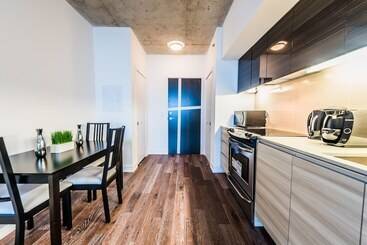 Gladstone Suites   Toronto Central