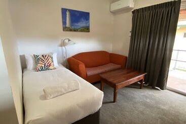 Higgins Lane Motel