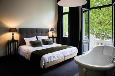 هتل B In Antwerp