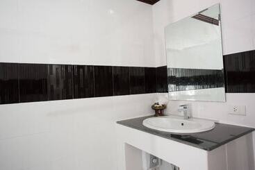 هتل Baan Chongfa Resort