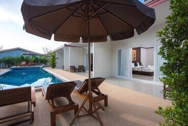 هتل Baan Chongfa Resort
