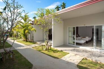 هتل Baan Chongfa Resort