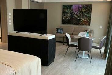 هتل Ceccarini 9 Home Suite Home