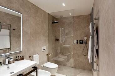 هتل Ceccarini 9 Home Suite Home