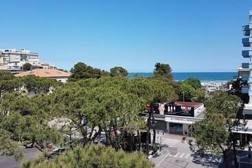 هتل Ceccarini 9 Home Suite Home